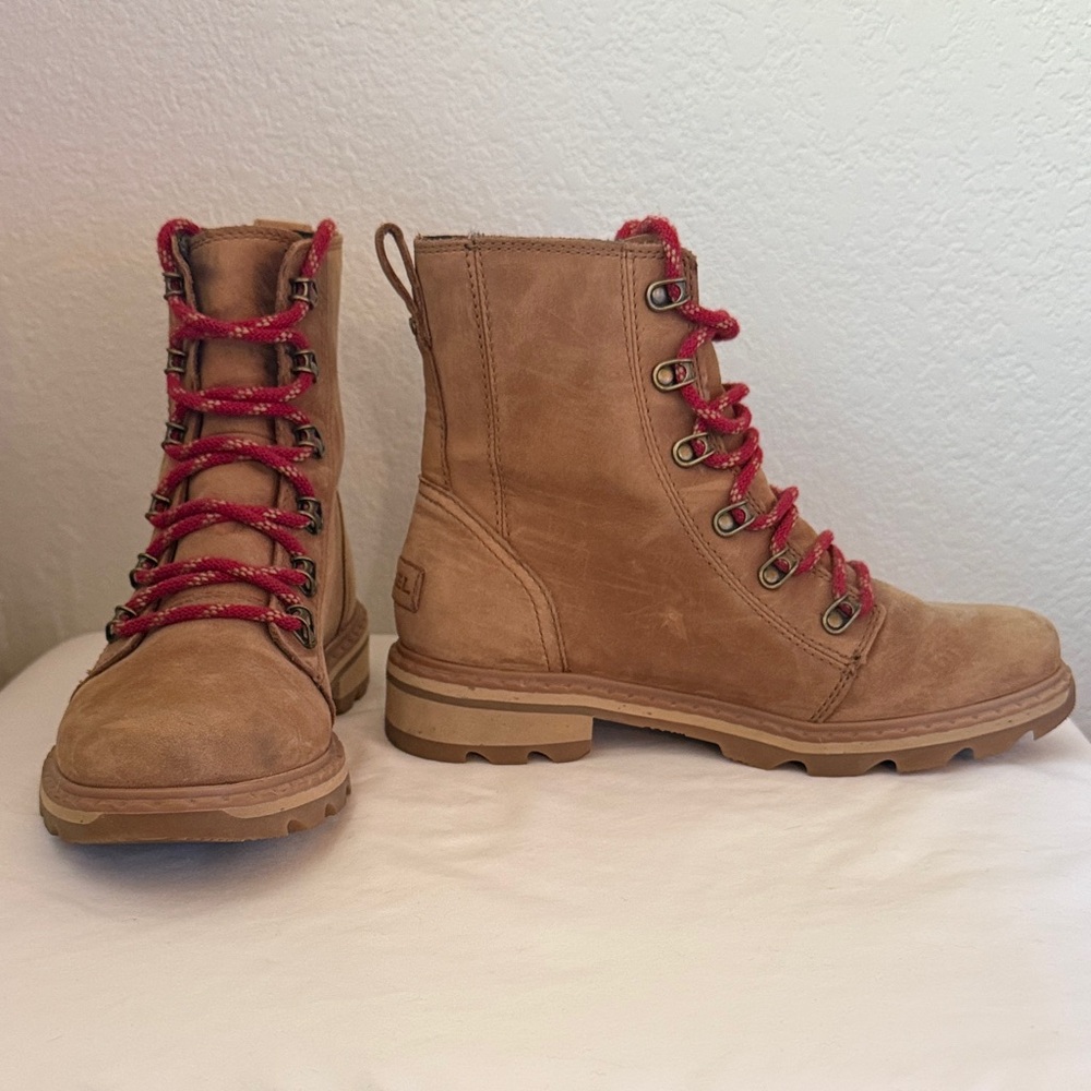 Sorel Suede Tan Boots with Red Laces Size 8 Waterproof